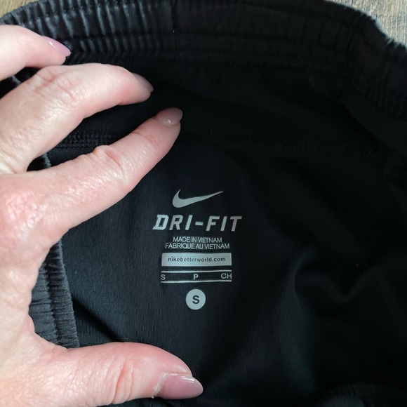 Nike Dri Fit shorts - Picture 2 of 2